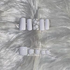 White Mani + Pedi Press on Nail Set| 10pcs Medium Square Nails & 20pcs Toe Nails